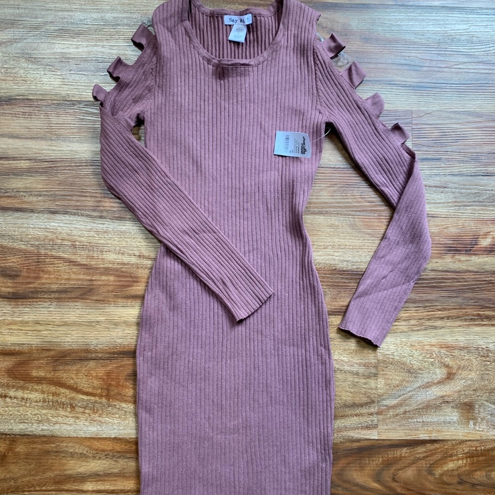 Fitted Midi Dress ✨🔥